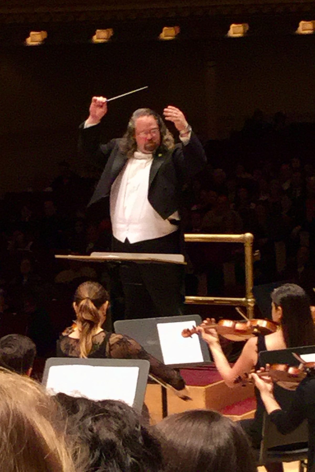 Active conducting moment with orchestra